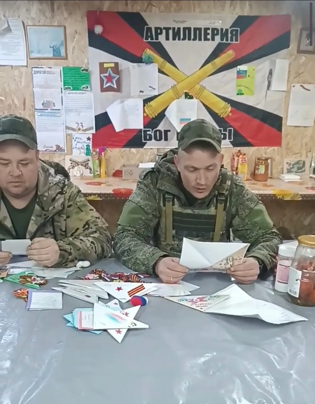 «Низкий поклон вашей храбрости, вашей доблести и чести. Скорейшего возвращения домой! В...