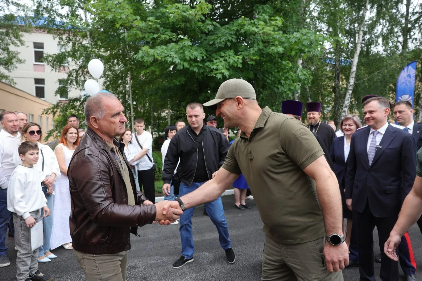 🫡 В городе Шахты Ростовской области посетил кадетский корпус им. генерала Бакланова. Это не просто у
