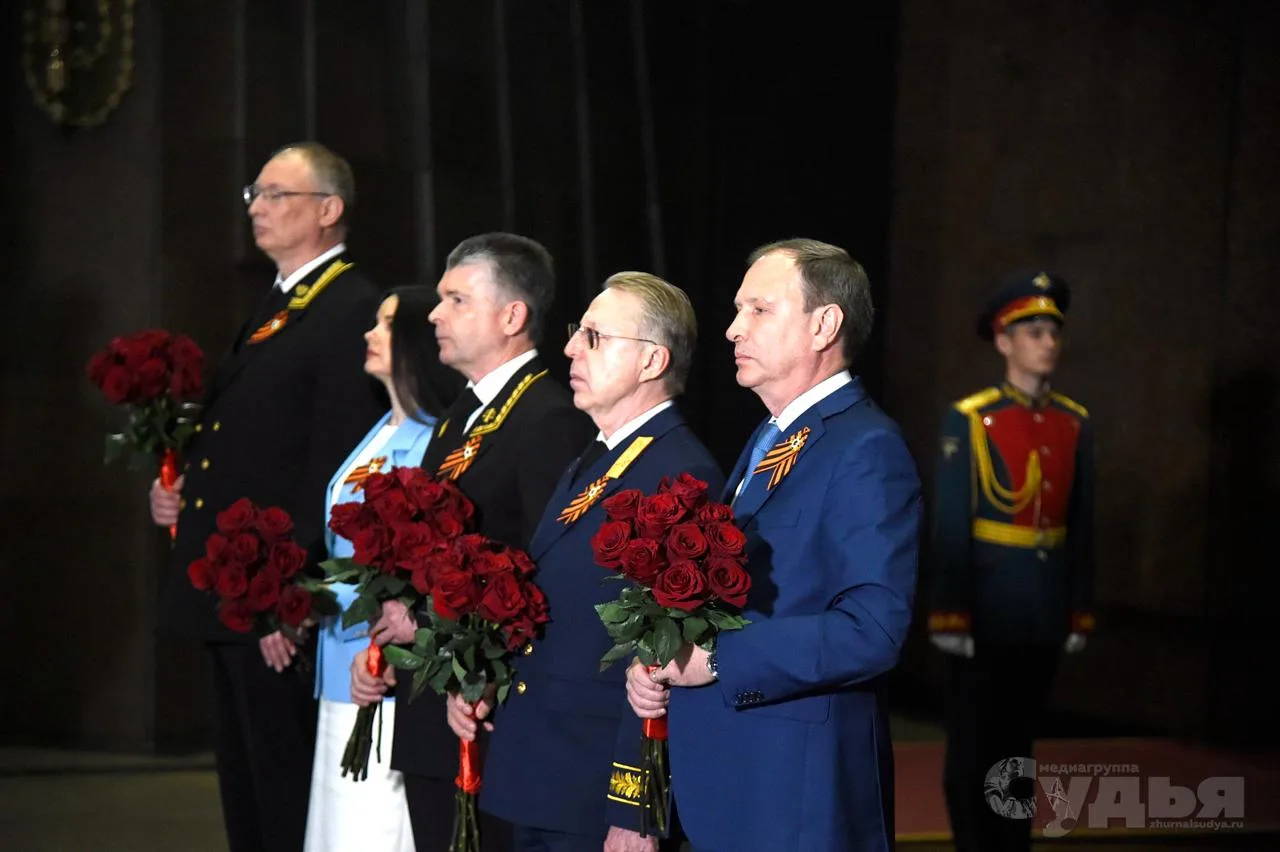Пленарное заседание Совета судей РФ: церемония возложения цветов и открытие раздела, посвященного су