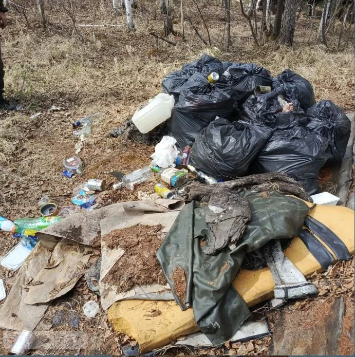 Генеральную уборку на озере Огорон провели охотоведы вместе с добровольцами. Зейский округ