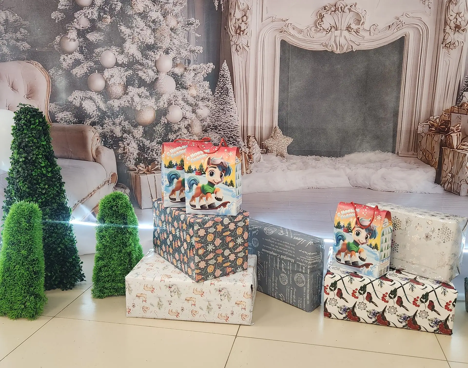 🎁Заявление на новогодние подарки для детей уже можно подать сейчас. Специалисты управления социальн