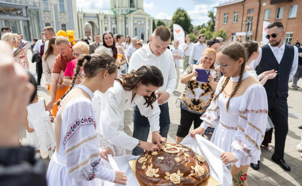 В Туле стартовала запись на свадебный бум в зеркальную дату 27.07.27

Успешную акцию «Скажи "Да" в Т