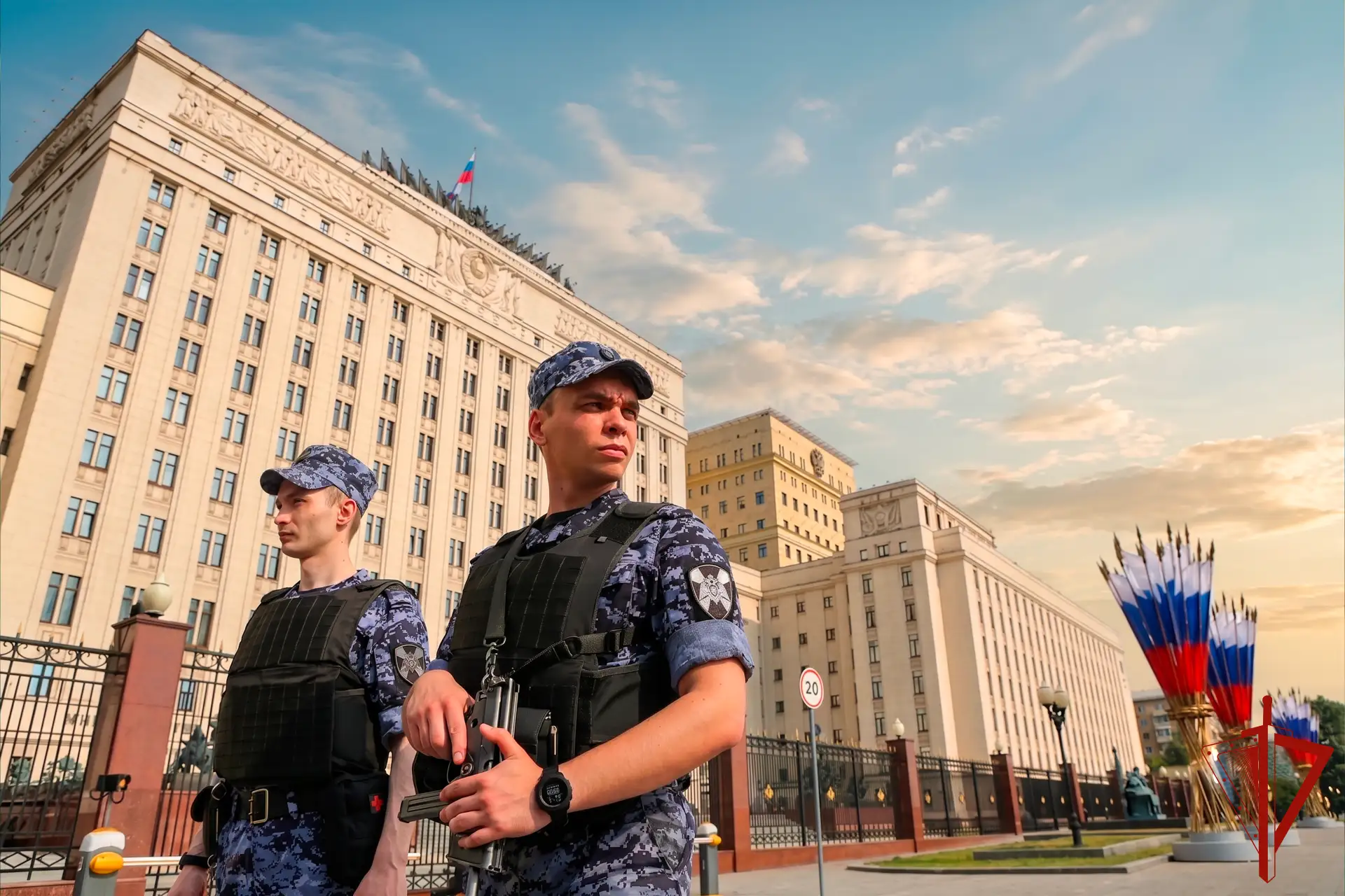 🛡️Мы там, где нужна защита

#ВсегдаНаСтраже

На 📸  сотрудники вневедомственной охраны Главного упр