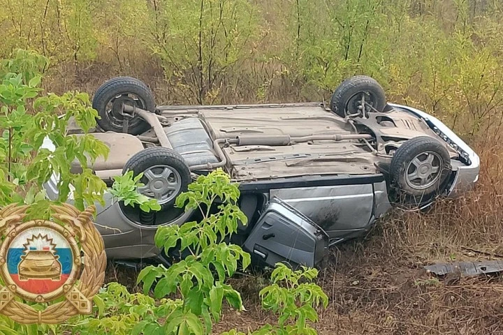 В Саратовской области две женщины-водителя пострадали в опрокинувшихся автомобилях