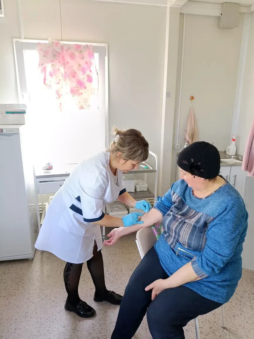 🚑 16 апреля 2026 года осуществлен выезд специалистов ОБУЗ «Тимская ЦРБ»,  в составе вр...