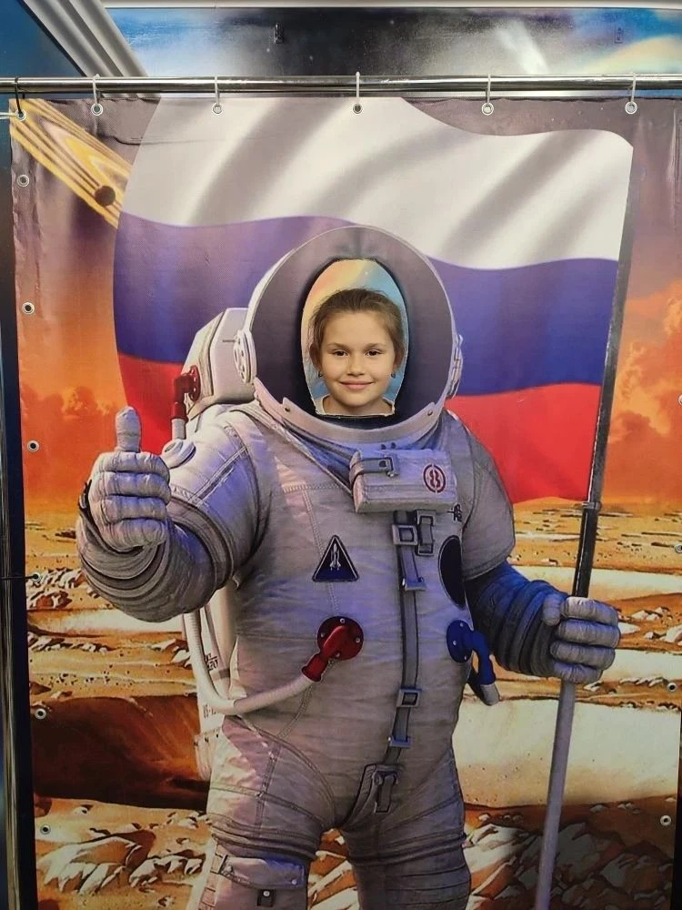 🚀 🦖Космос и динозавры: как ученики 2 «Г» класса открывали тайны Вселенной и Земли  ✨В жизни школьник