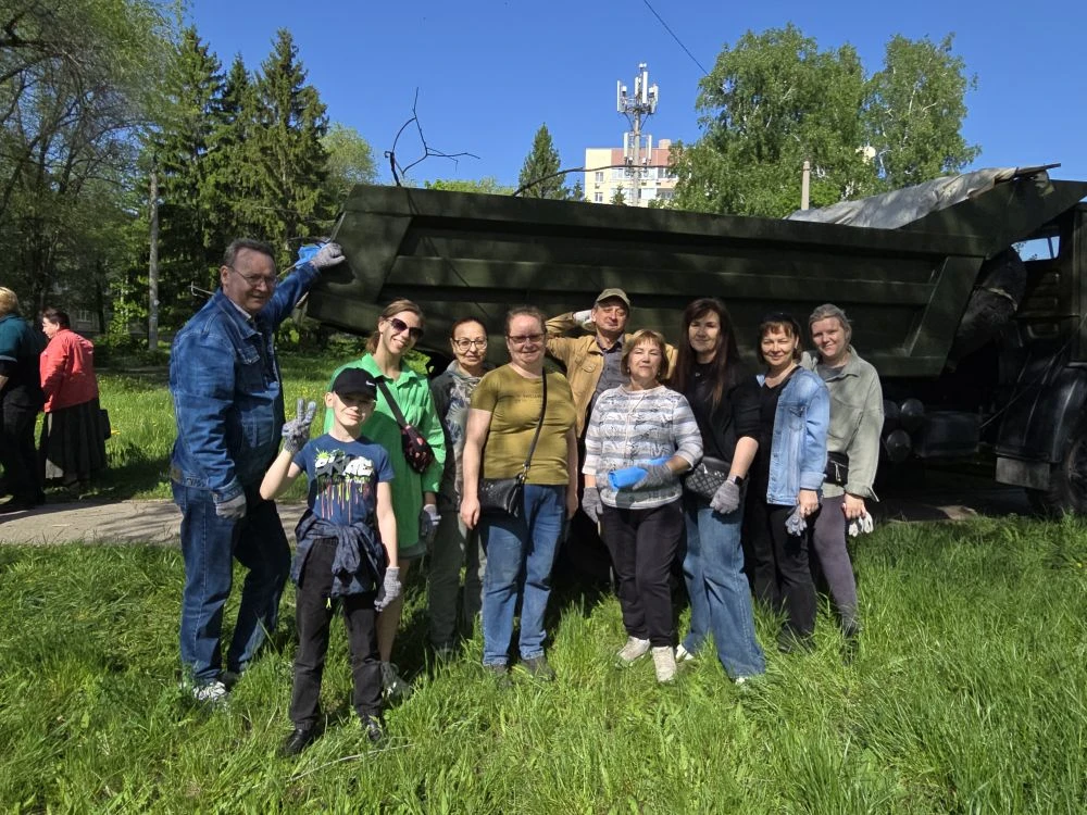 🧹Сызранский драматический театр активно поддержал Всероссийский субботник!