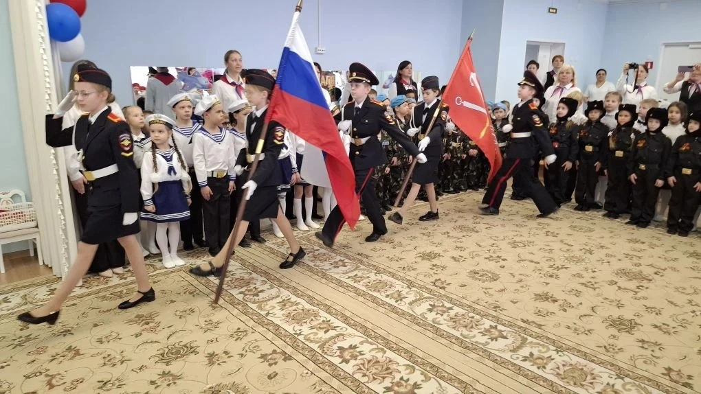 Набираемся опыта и вдохновляем!   Знаменная группа 5 кадетского класса приняла участие в церемонии в