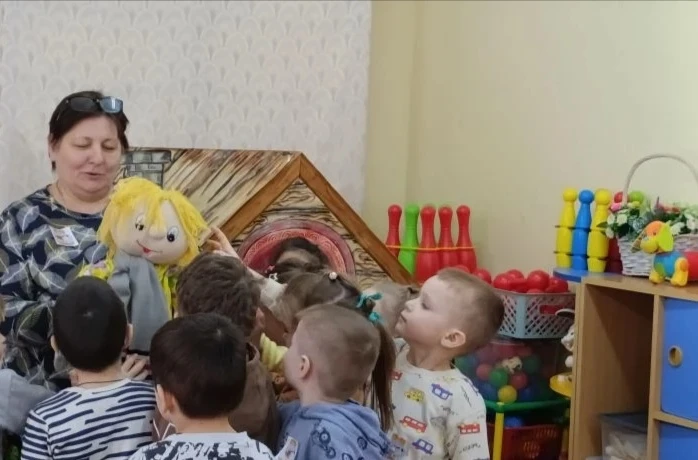 Живёт в нашей старшей группе "Солнышко" добрый, сказочный герой - Домовёнок Кузька. Наз...