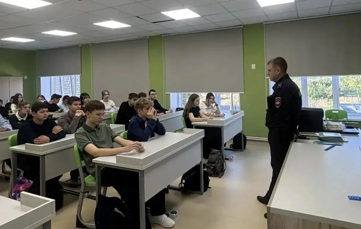 В школе прошел увлекательный классный час, посвященный кибербезопасности. Социальный пе...