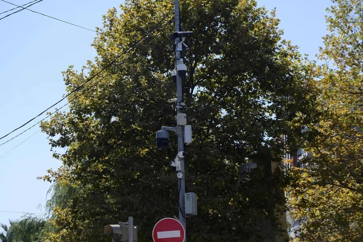 🚦В Сочи до конца года будет установлено 54 датчика интеллектуальной системы контроля з...