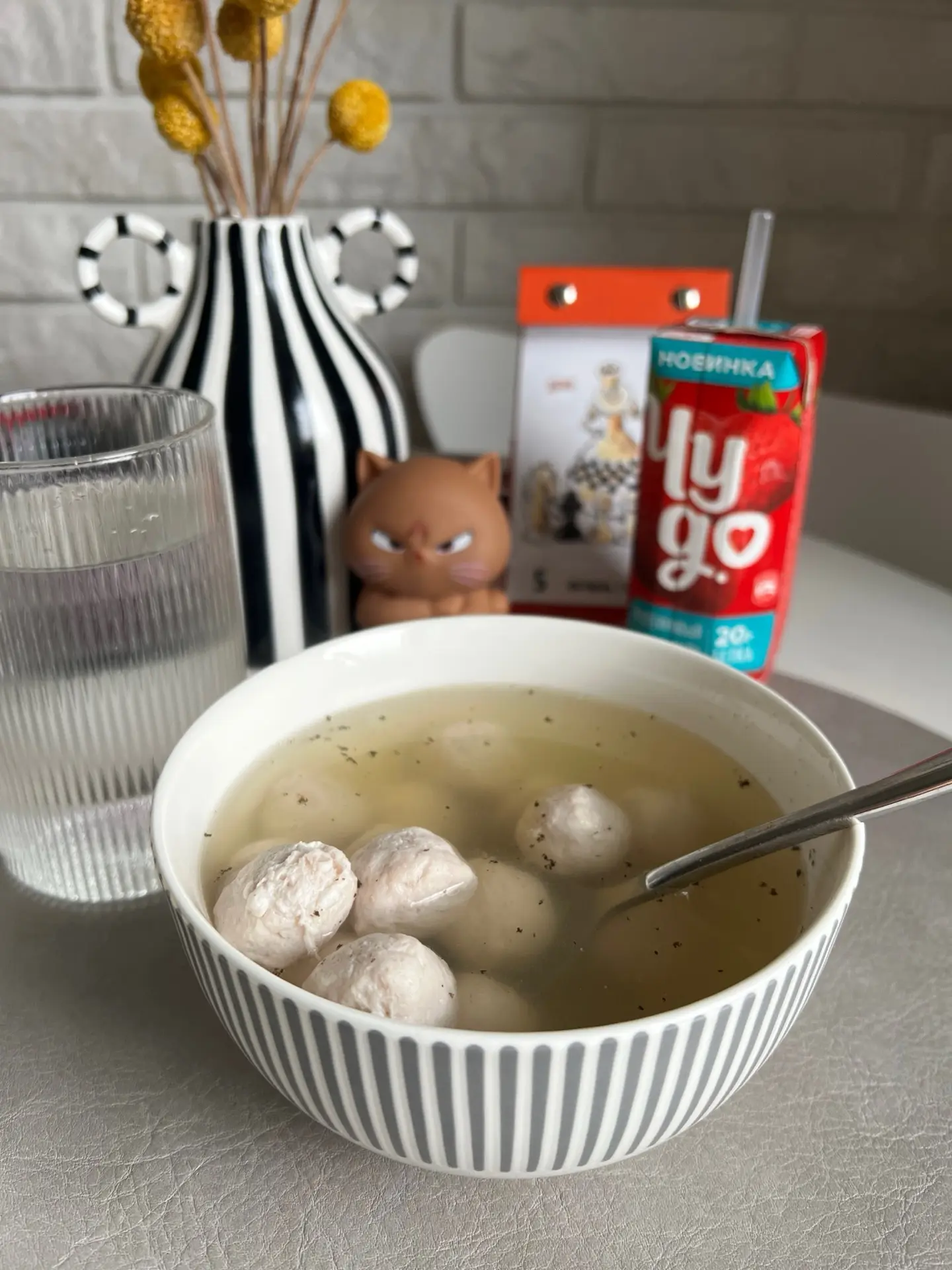 ОбЭд - бульон с индюшачьими фрикадельками Вкус и Польза, коктейль Чудо