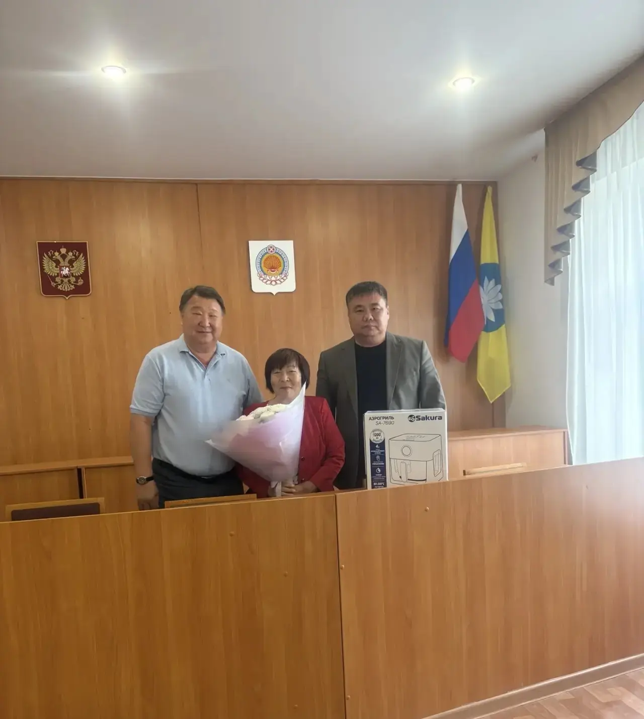 ⚡️В администрации района поздравили с юбилейным днём рождения ветерана труда, ветерана ...