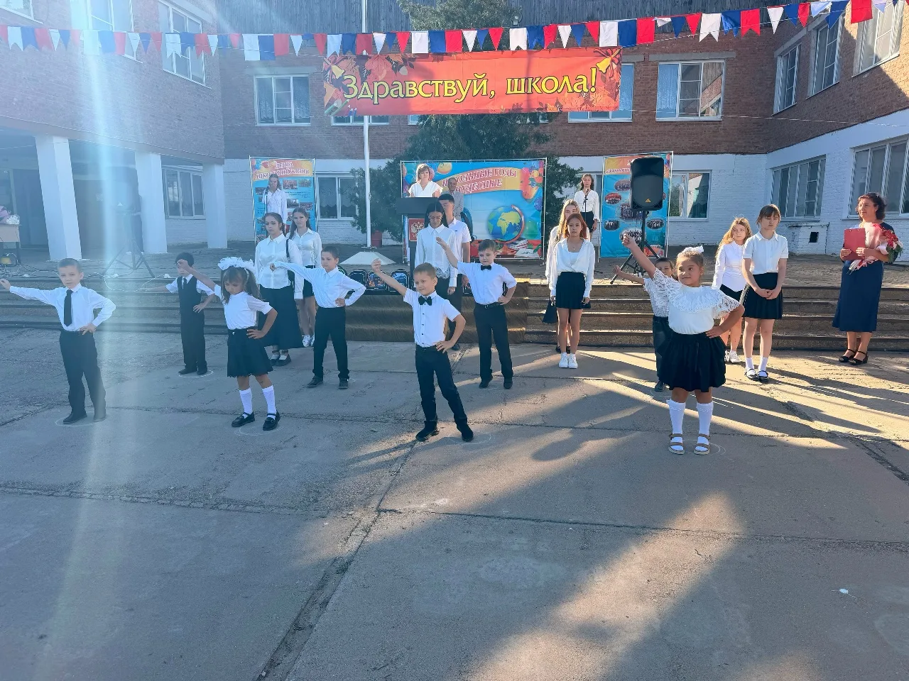 🎉 Торжественная линейка, посвящённая 1 Сентября, в нашей Замьяновской школе прошла ярк...