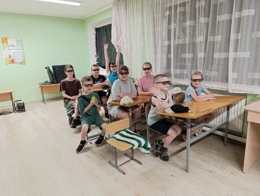 Весёлый день в копилку ярких воспоминаний: сначала шоу «Монстры на каникулах» (дети сме...