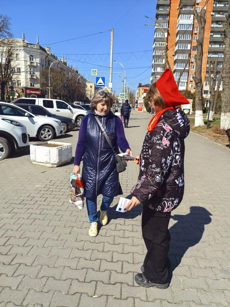 25 марта отряд ЮИД лицея «Помощники ГАИ» совместно с инспектором по пропаганде безопасности дорожног
