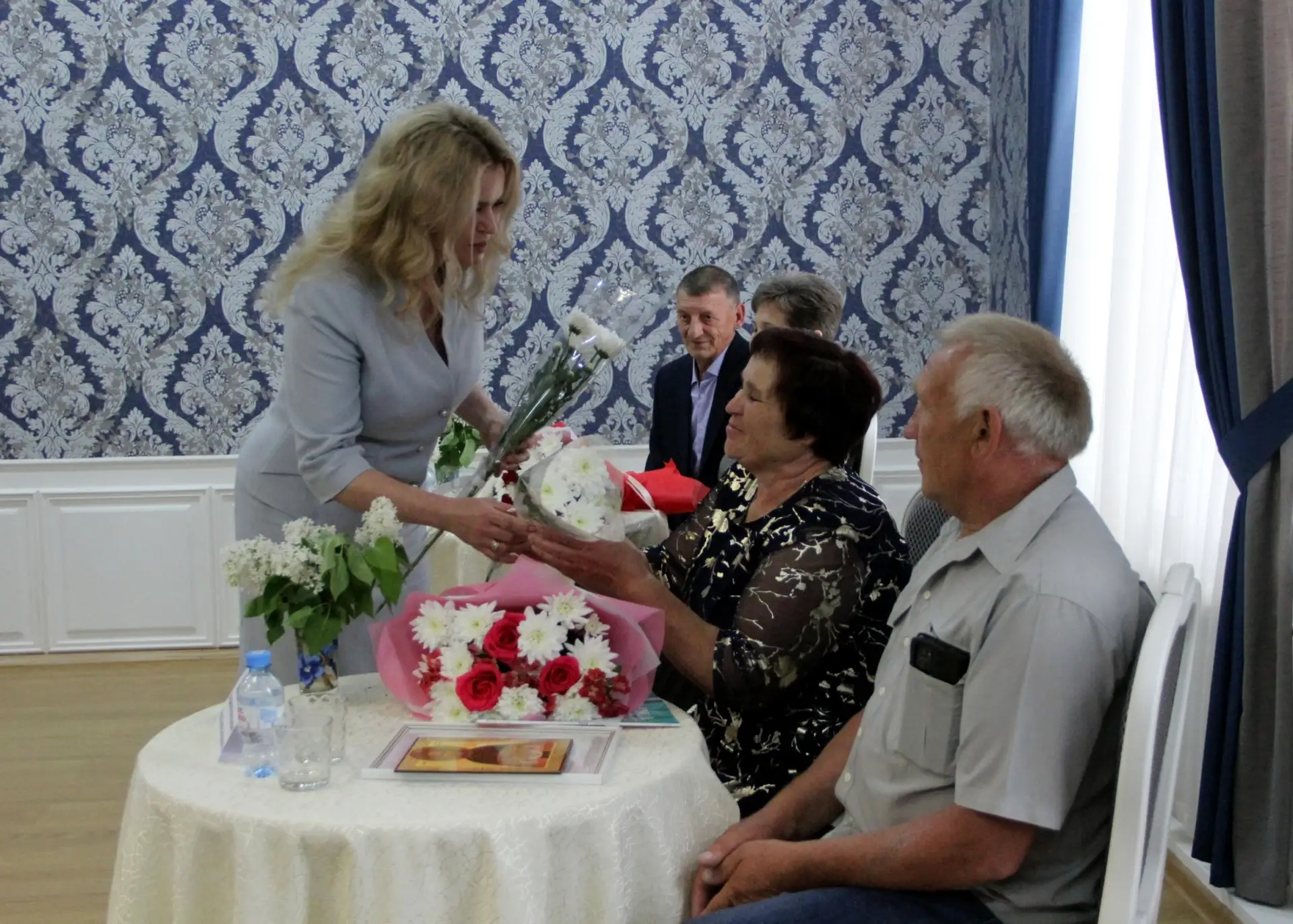 💐 В Международный день семьи, 15 мая, в Бутурлиновском ЗАГСе собрались те, кто знает истинную цену д
