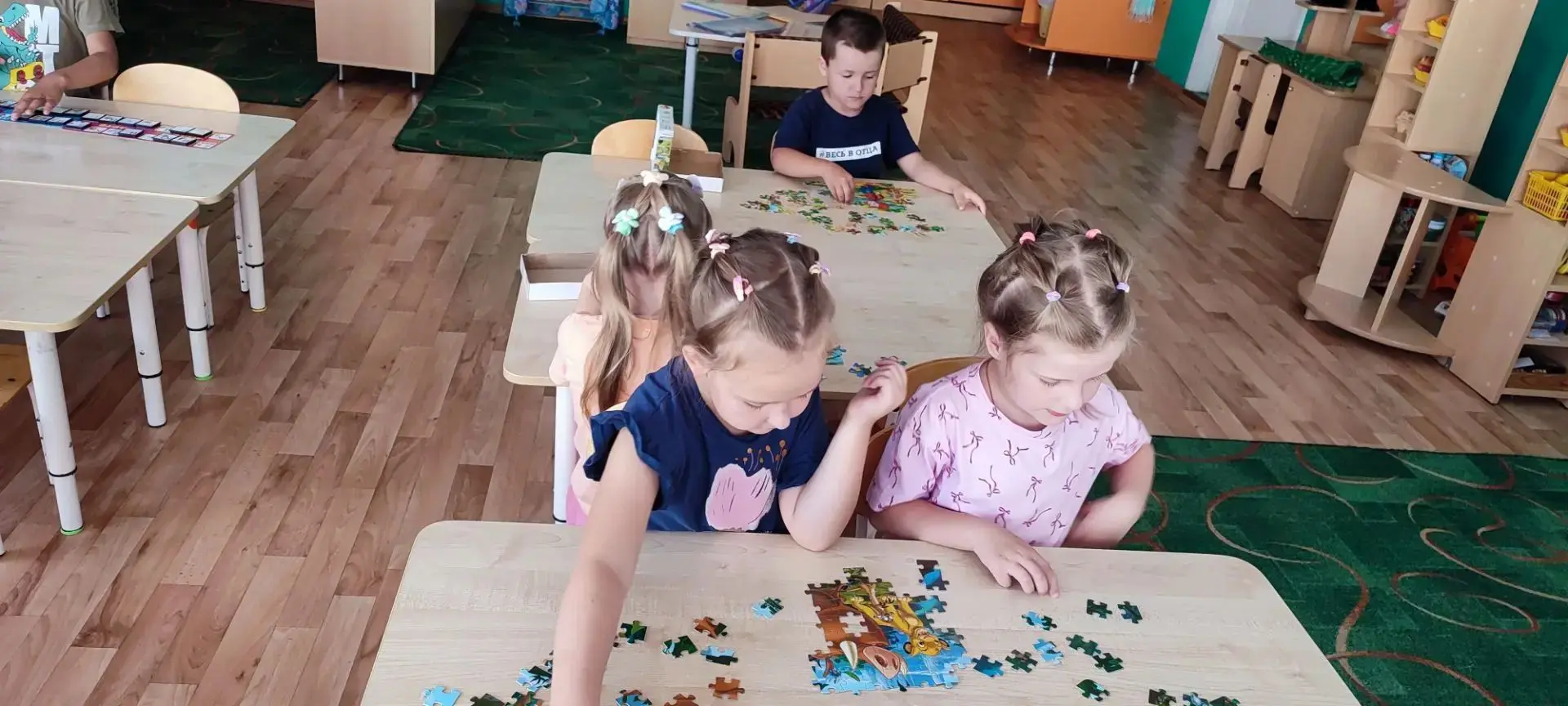 С уверенностью можно сказать что мышление,внимание -основные познавательные процессы  и их нужно раз