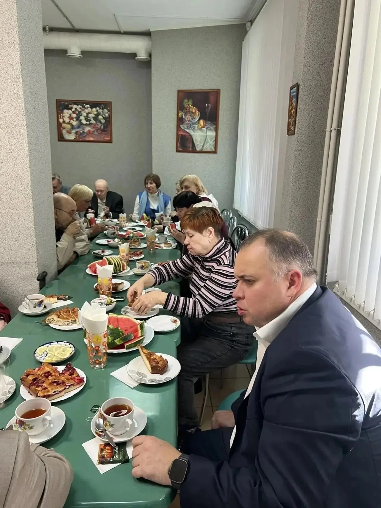 Тёплая встреча в КЦСОН Василеостровского района: диалог о благоустройстве, поддержке и ...