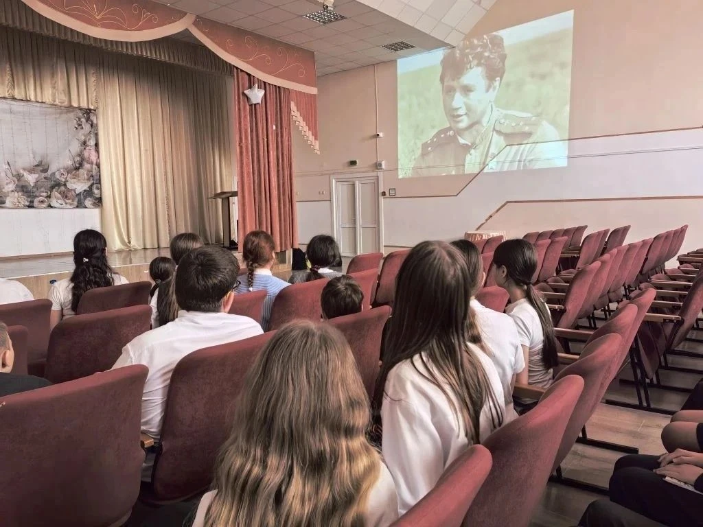 🎬 Кадры, которые запоминаются на всю жизнь.  В преддверии празднования Великой Победы над немецко-фа