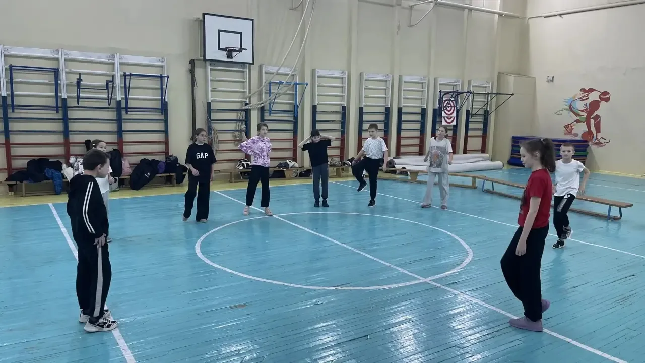 ⭐️ВПЕРЕД СПОРТСМЕНЫ⭐  🏅17 февраля ученики 4Б класса приняли активное участие зимнем фестивале Всерос