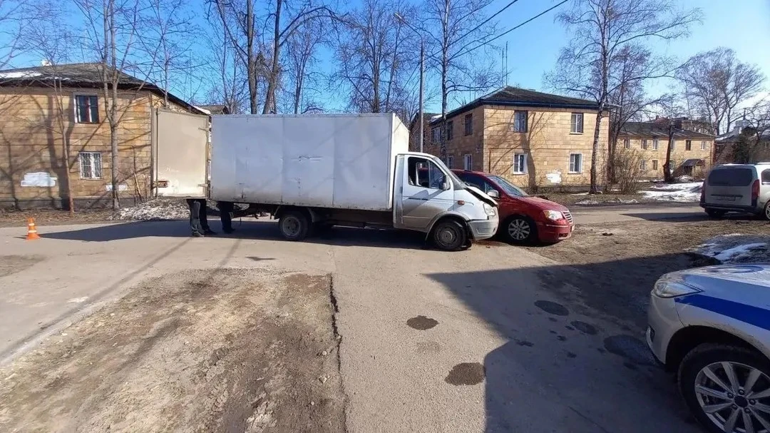 В Орехово-Зуеве произошло дорожно-транспортное происшествие на проезде Урицкого.