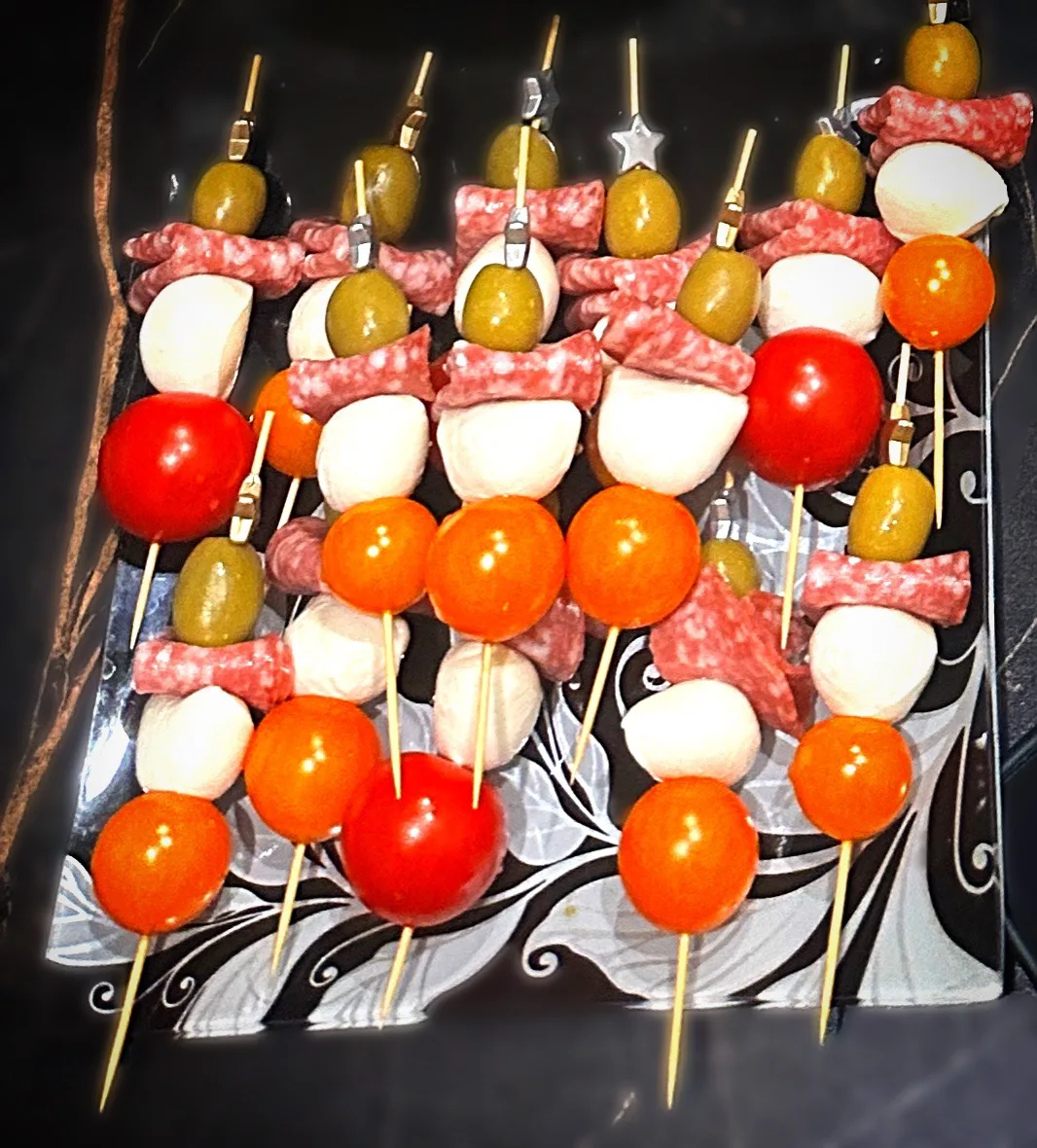 Мы с вами вчера выяснили, что до нового года осталось всего-ничего, поэтому потихоньку ...