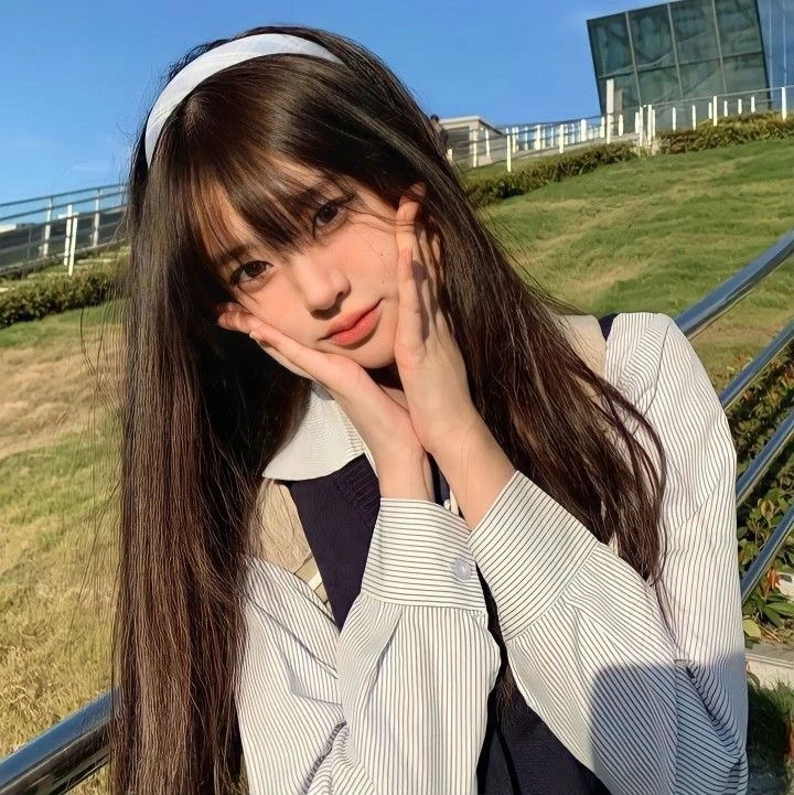 Советики: как перестать бояться публичных выступлений?
────୨ৎ────
❀˖°Начни с малого - выступай перед