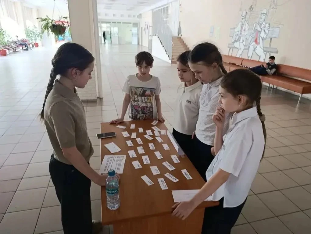 🚀На прошлой неделе в честь «Недели космоса» клуб «Сценическая культура: Ведущие» провел для 3-4 клас