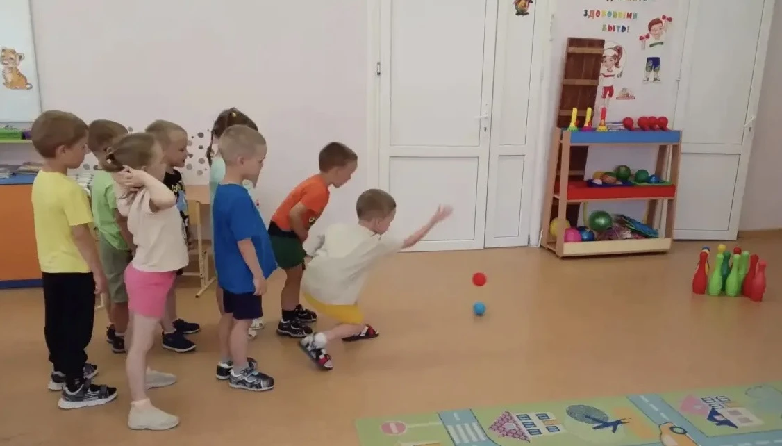 🎳🎯Игра со спортивным инвентарем — отличный способ развить координацию, внимание и командный дух у 