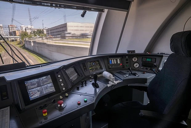 🚆 В России начали тестировать полностью беспилотный поезд!

⚙️ На железных дорогах стартовали испыт