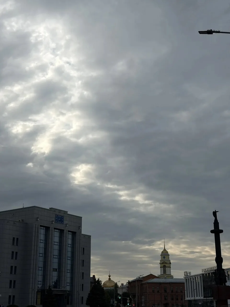 🌦 Пятница встретит прохладой: сентябрь меняет настроение!