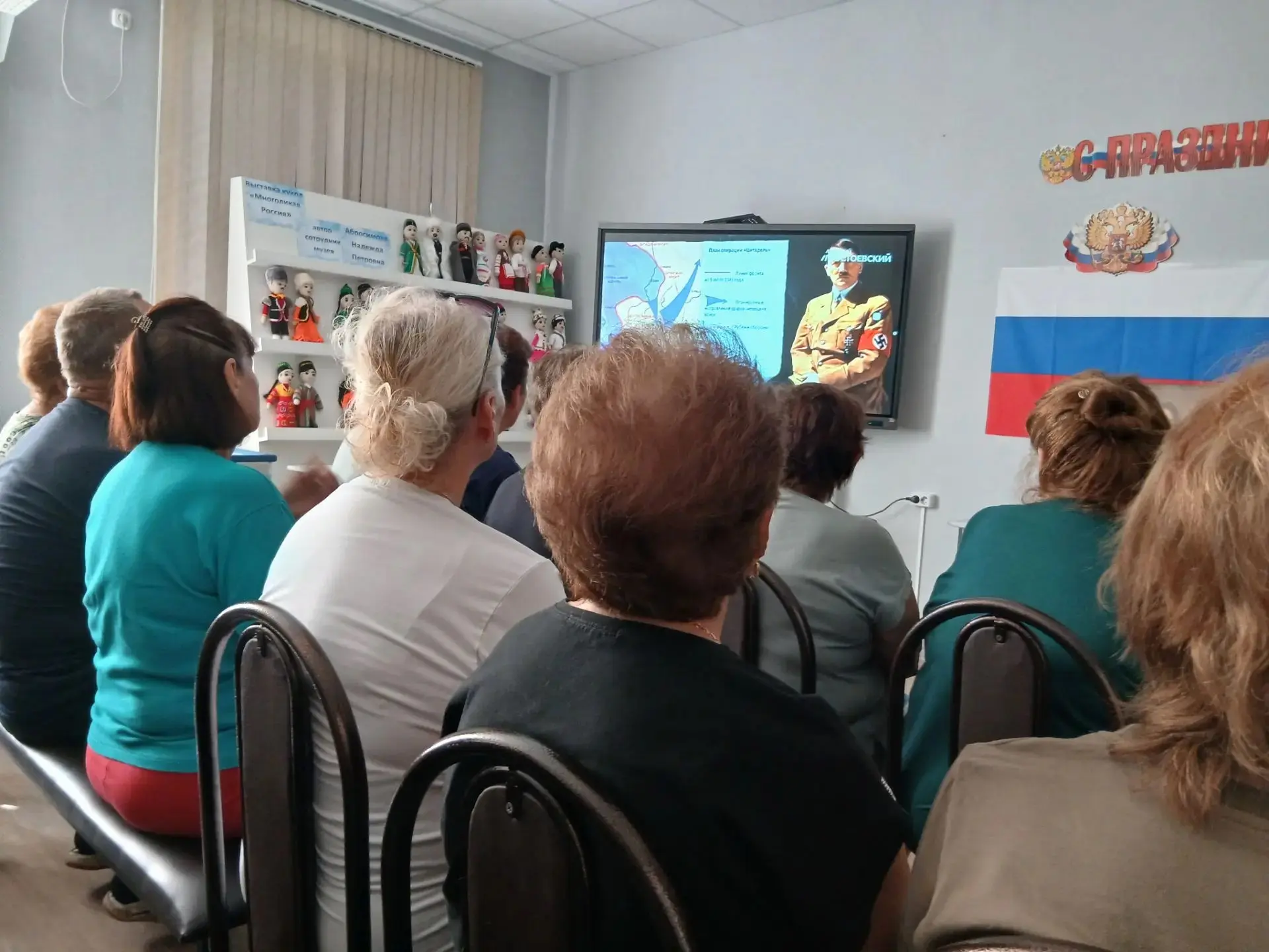 Коллектив отделения дневного пребывания был приглашён в Гиагинский краеведческий музей ...
