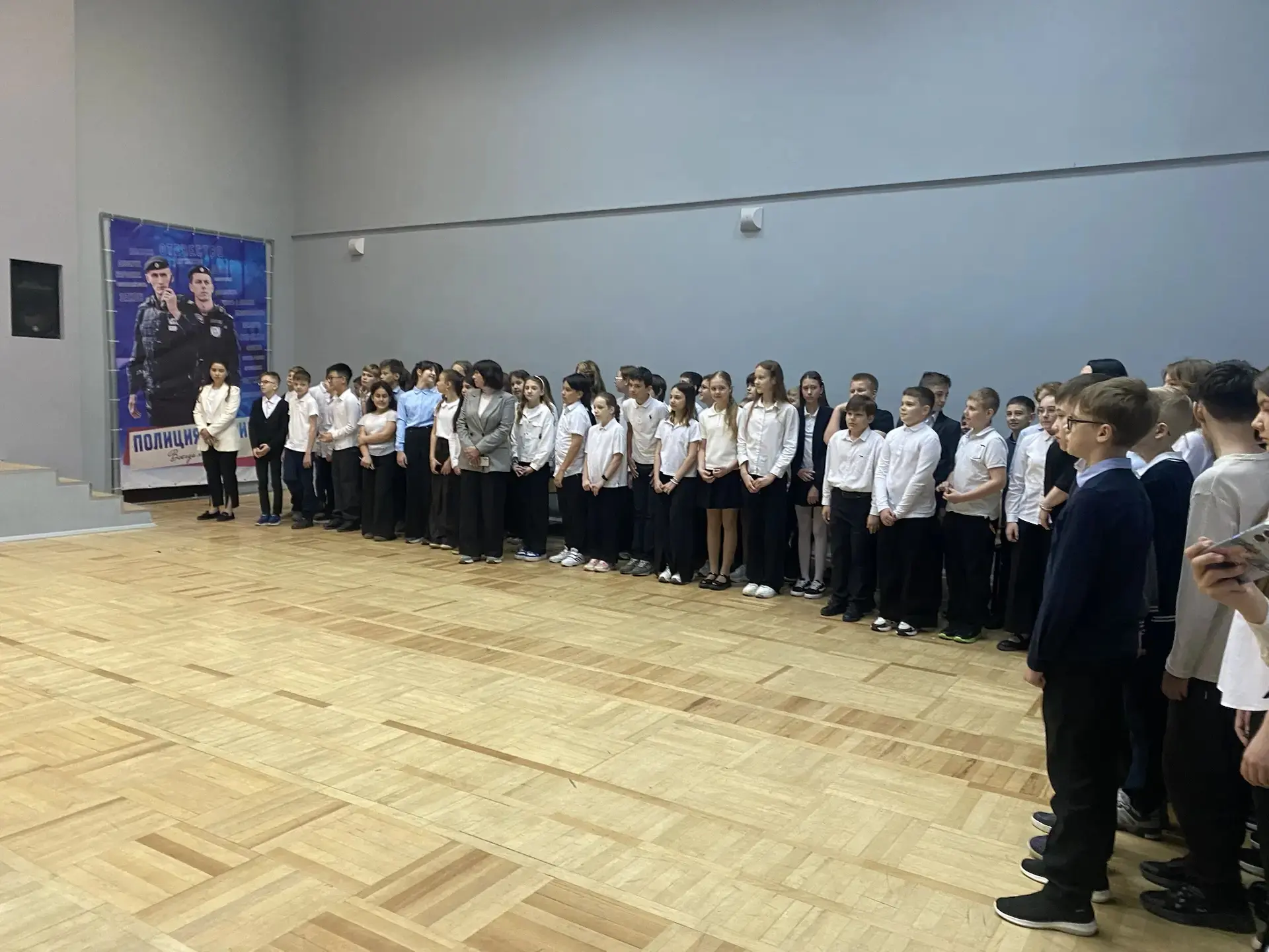 🇷🇺 Седьмая  учебная неделя 4 четверти в лицее началась с торжественной линейки.  🇷🇺По итогам седьмой
