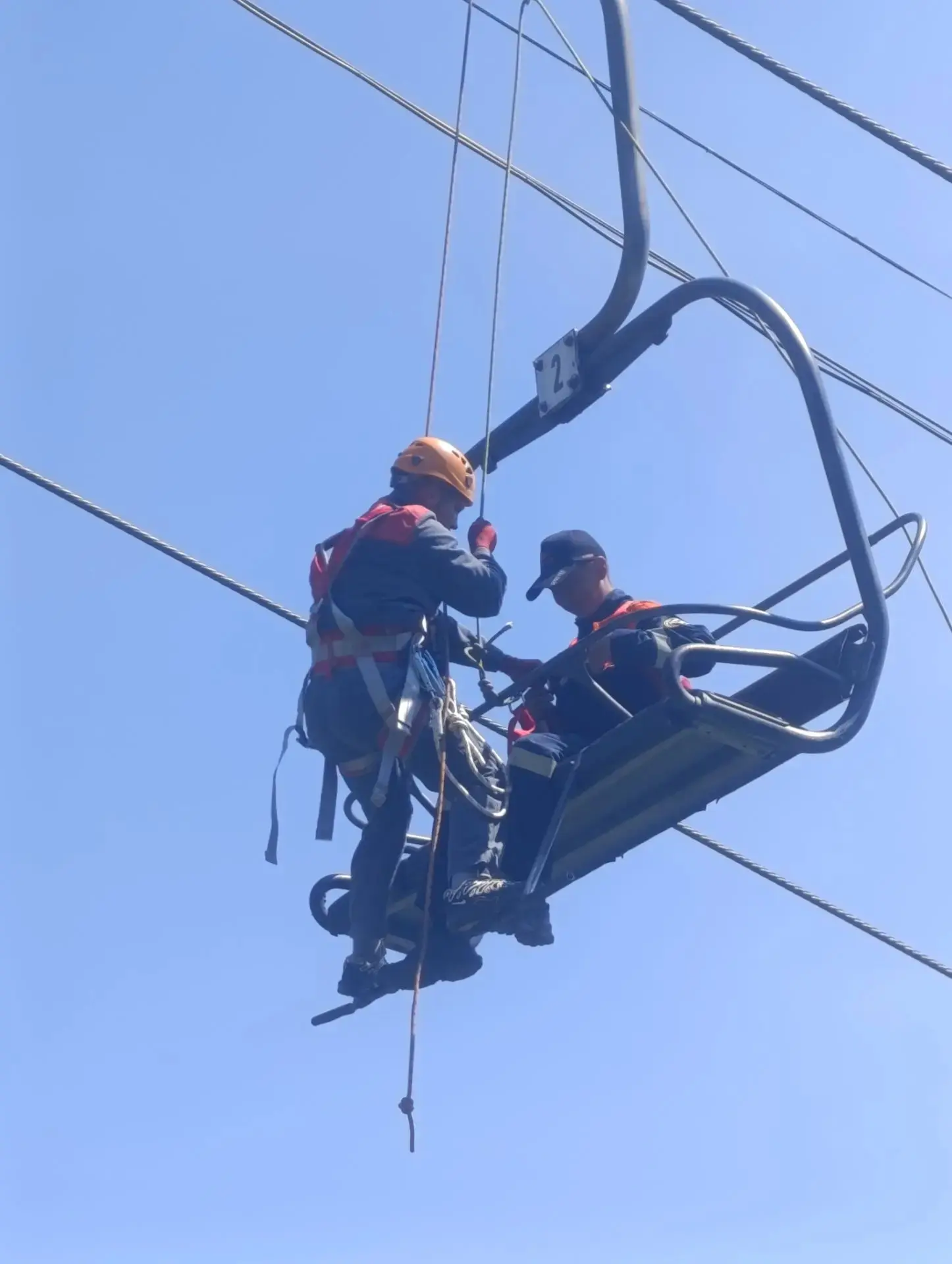 🚠 Спасатели Таштагольского поискового аварийно-спасательного отряда ГКУ «Агентство по защите населе