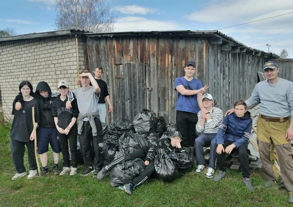 ☘️☘️☘️  Субботник «Мы за чистоту»
Сегодня в нашей Вечерней школе прошел ежегодный традиционный суббо