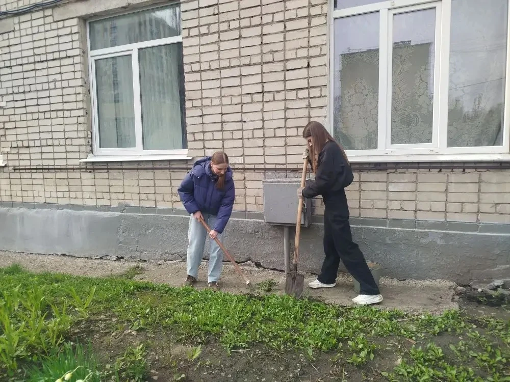 Студенты группы ОП1-25 и ТО1-25 присоединились к Экологической акции «Чистый четверг»!  🔥 это отличн