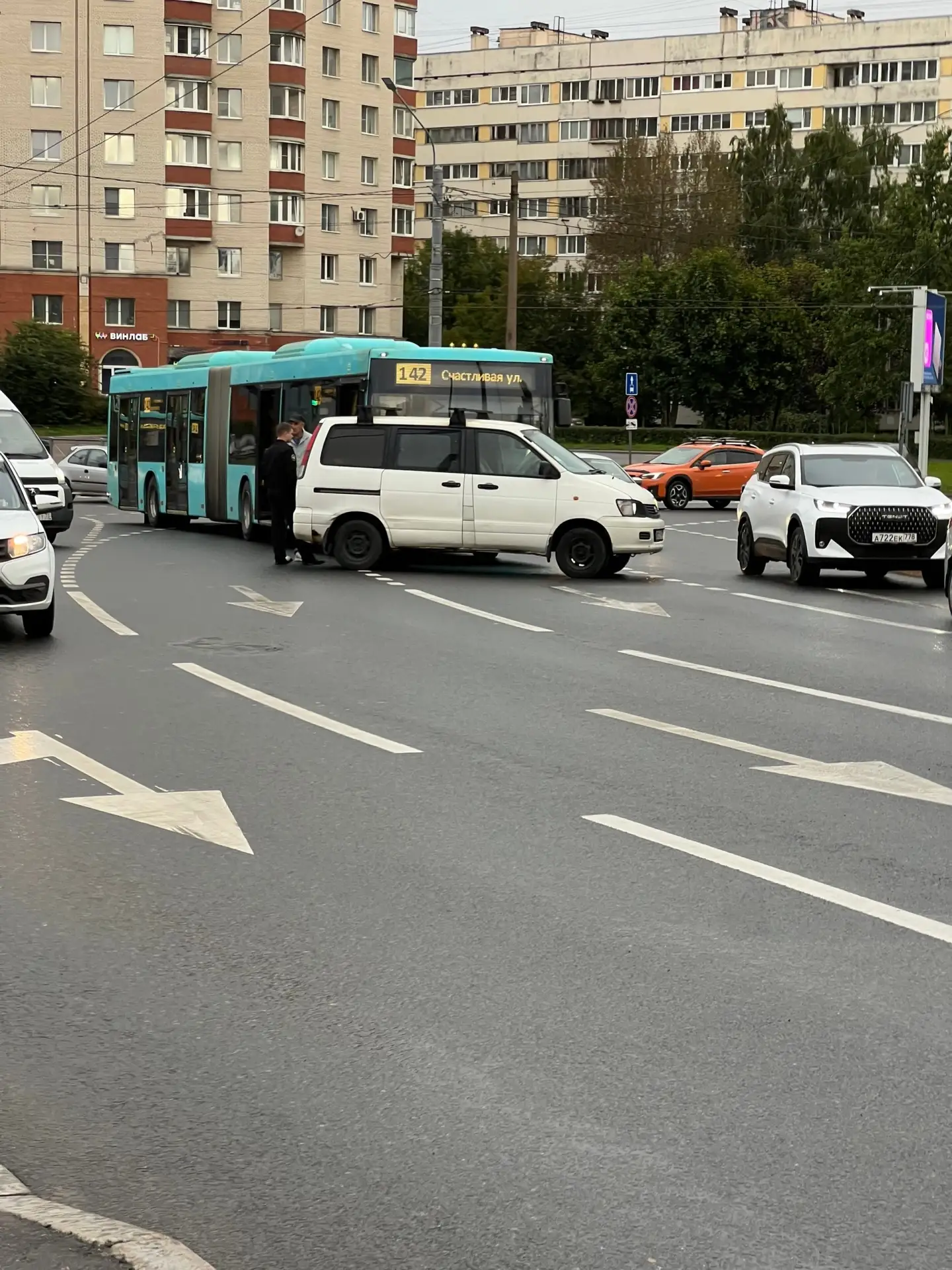 ДТП на Кронштадской площади. Утро у кого-то не задалось.