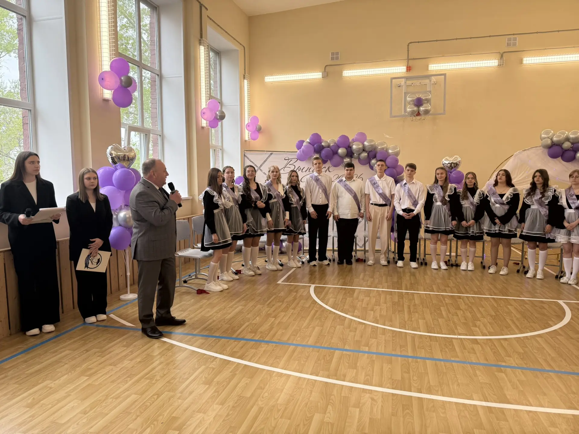 🎓 26 мая — день, когда детство сделало шаг назад, а взрослость распахнуло дверь.

🔔26 мая отзвенел