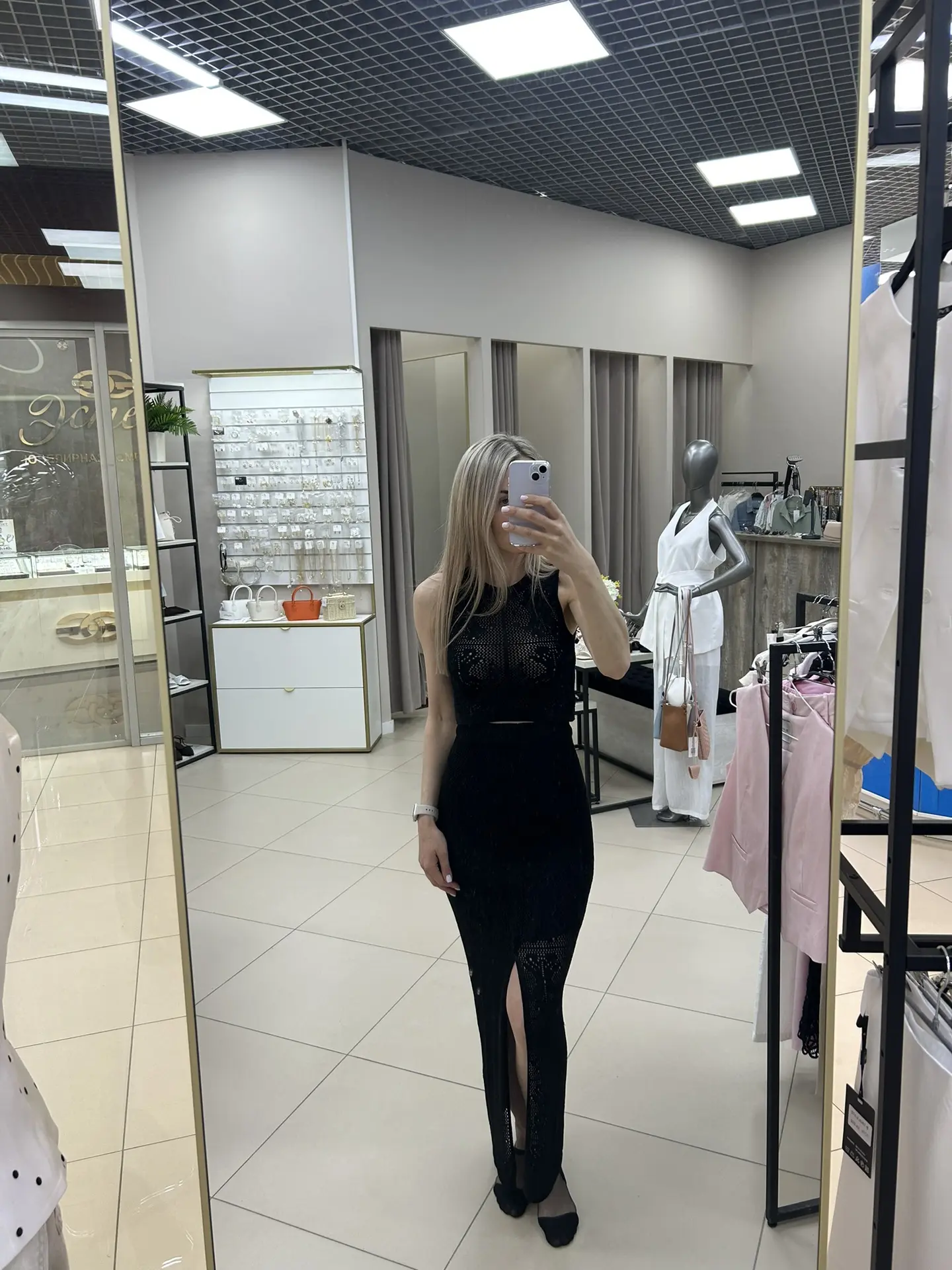 Трикотажные костюмы в ассортименте