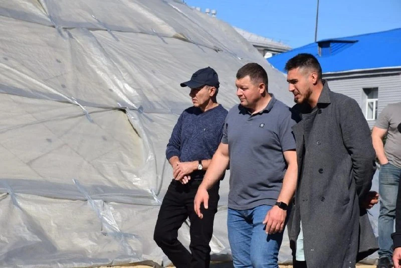 Грызущие семечки горожане попали под критику главы Кургана Науменко
