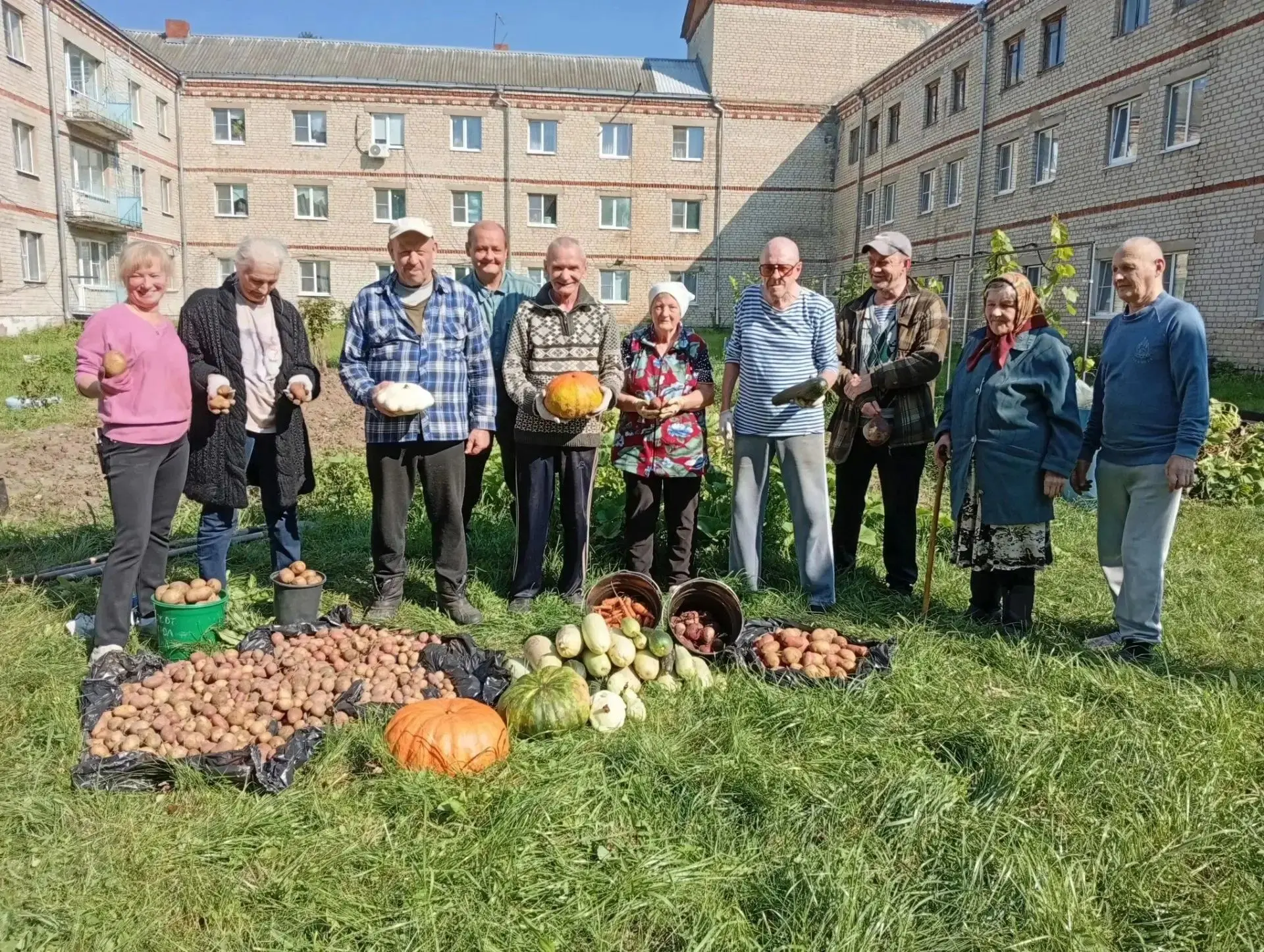 🥕 «Урожай своими руками: радость труда и тепло земли»