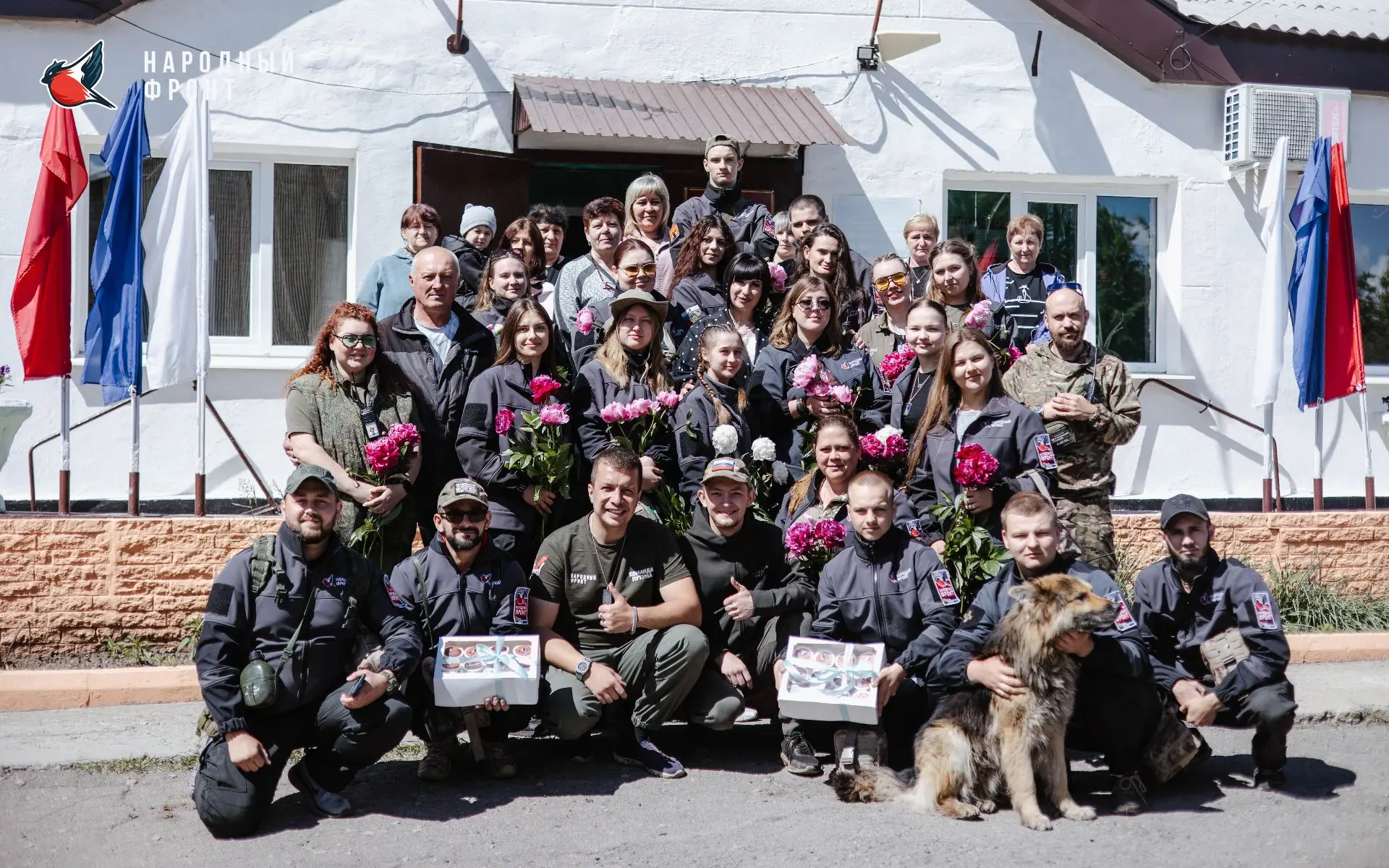 За каждым кадром - километры дорог, часы работы и десятки добрых дел.

В этом альбоме - не просто фо
