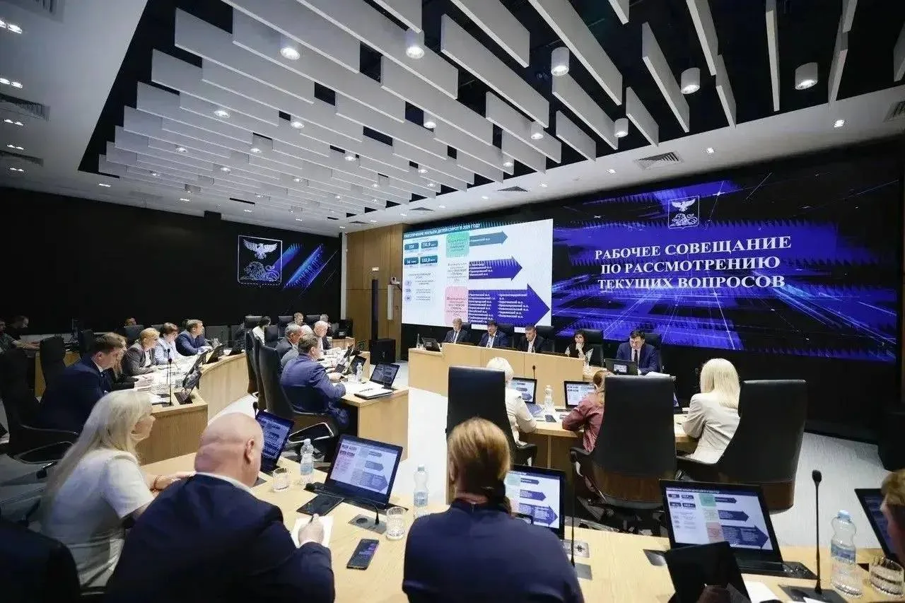 ️⚡️Александр Шуваев провёл утреннее совещание с правительством Белгородской области

Главное:

— Уси