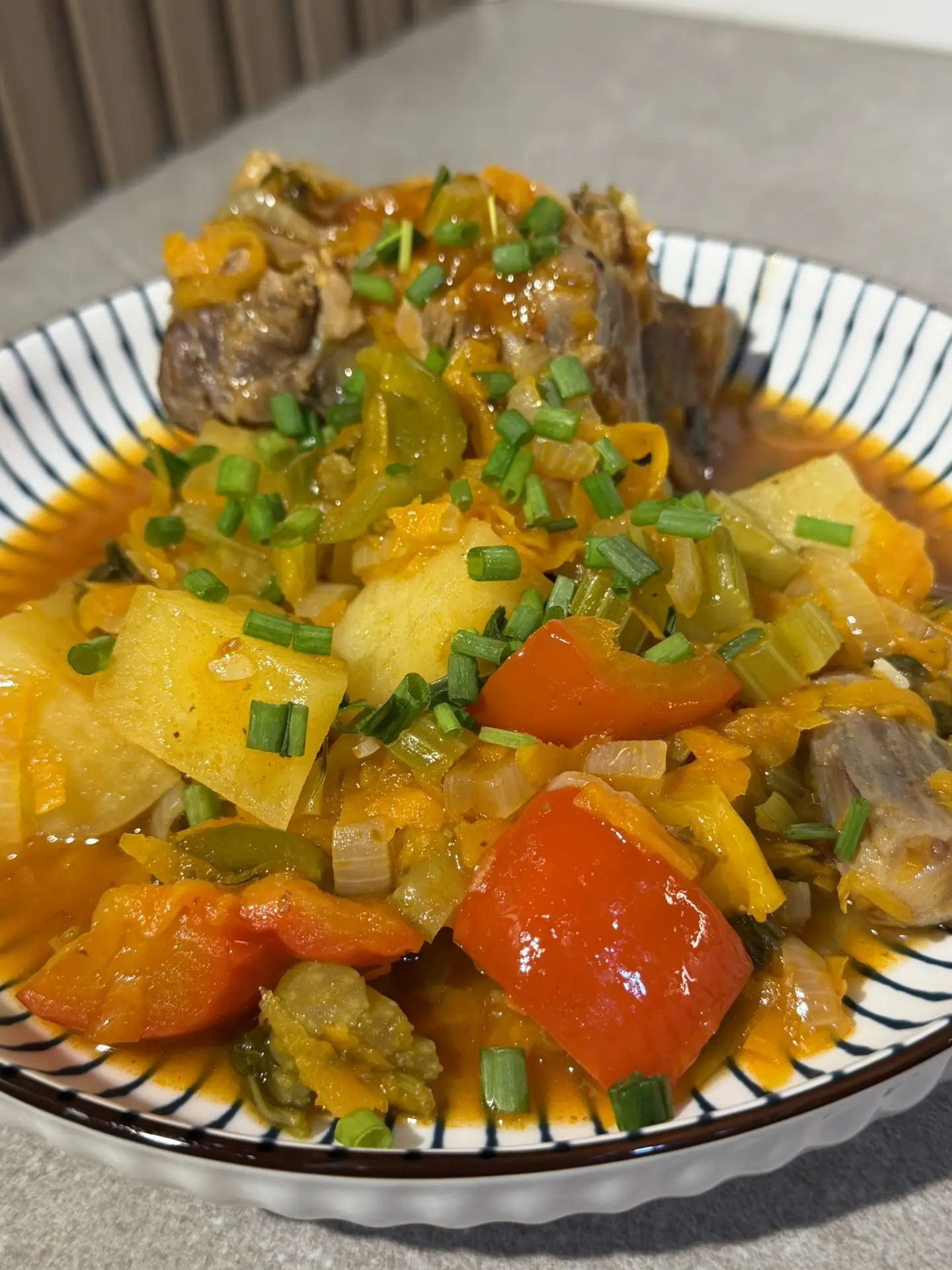 ОВОЩНОЕ РАГУ С ГОВЯЖЬИМИ ХВОСТАМИ