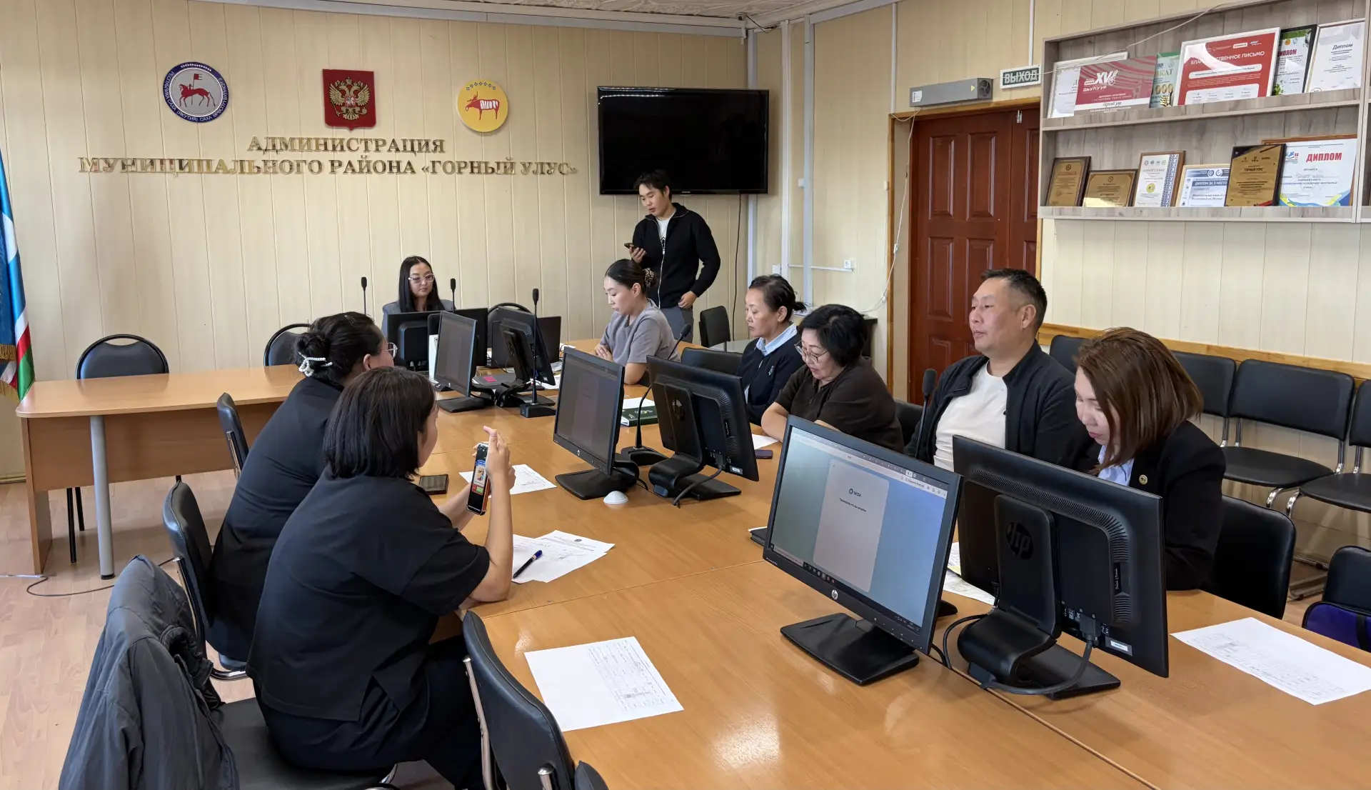 💠Сегодня состоялось заседание комиссии по оказанию адресной материальной помощи малоим...