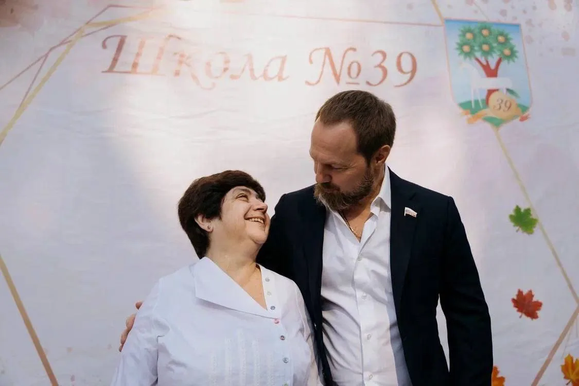 В День учителя хочу рассказать о Елене Анатольевне Дроздовой – моём классном руководите...
