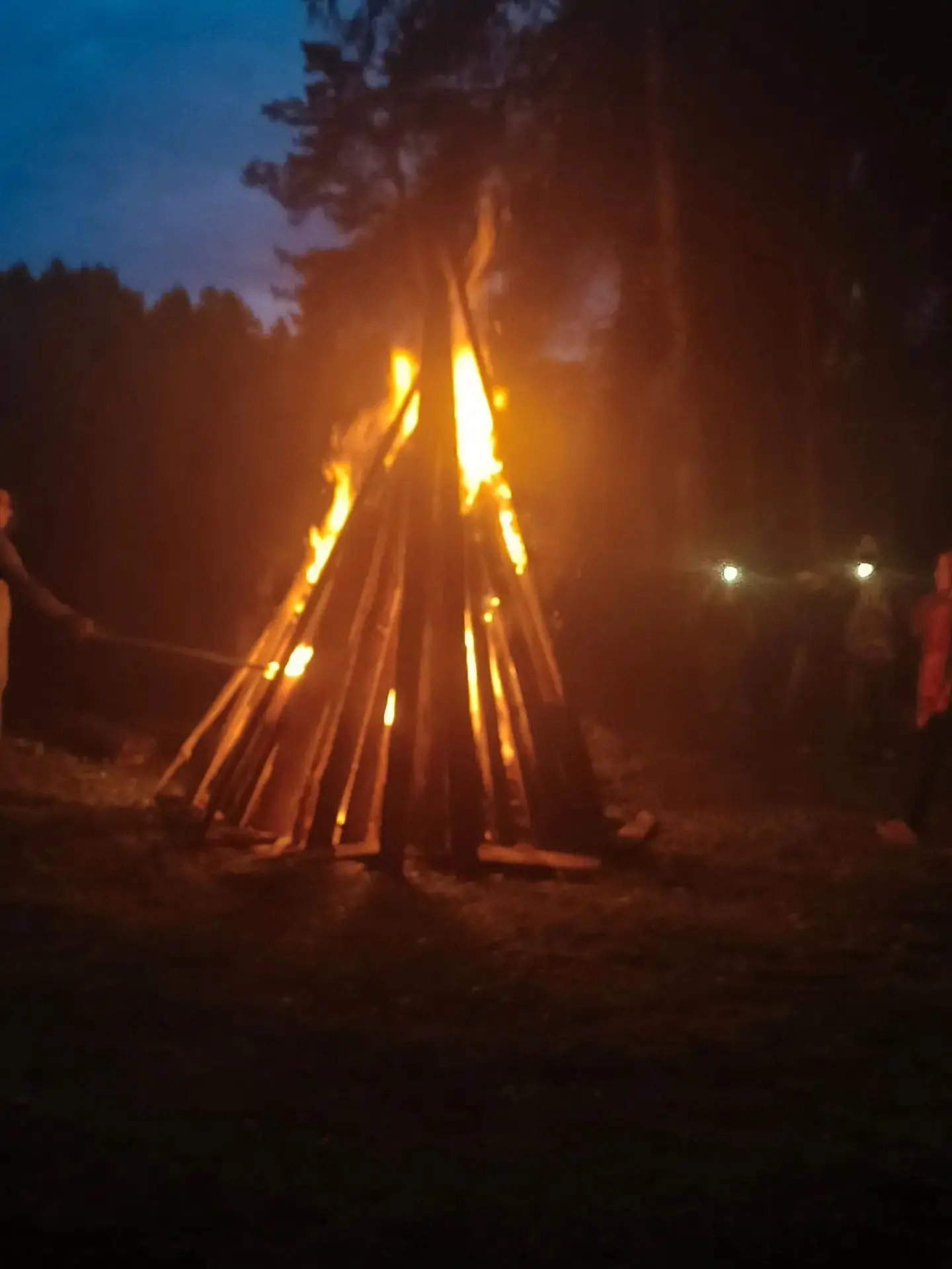 А после концерта ребят ждал прощальный костёр. 🔥