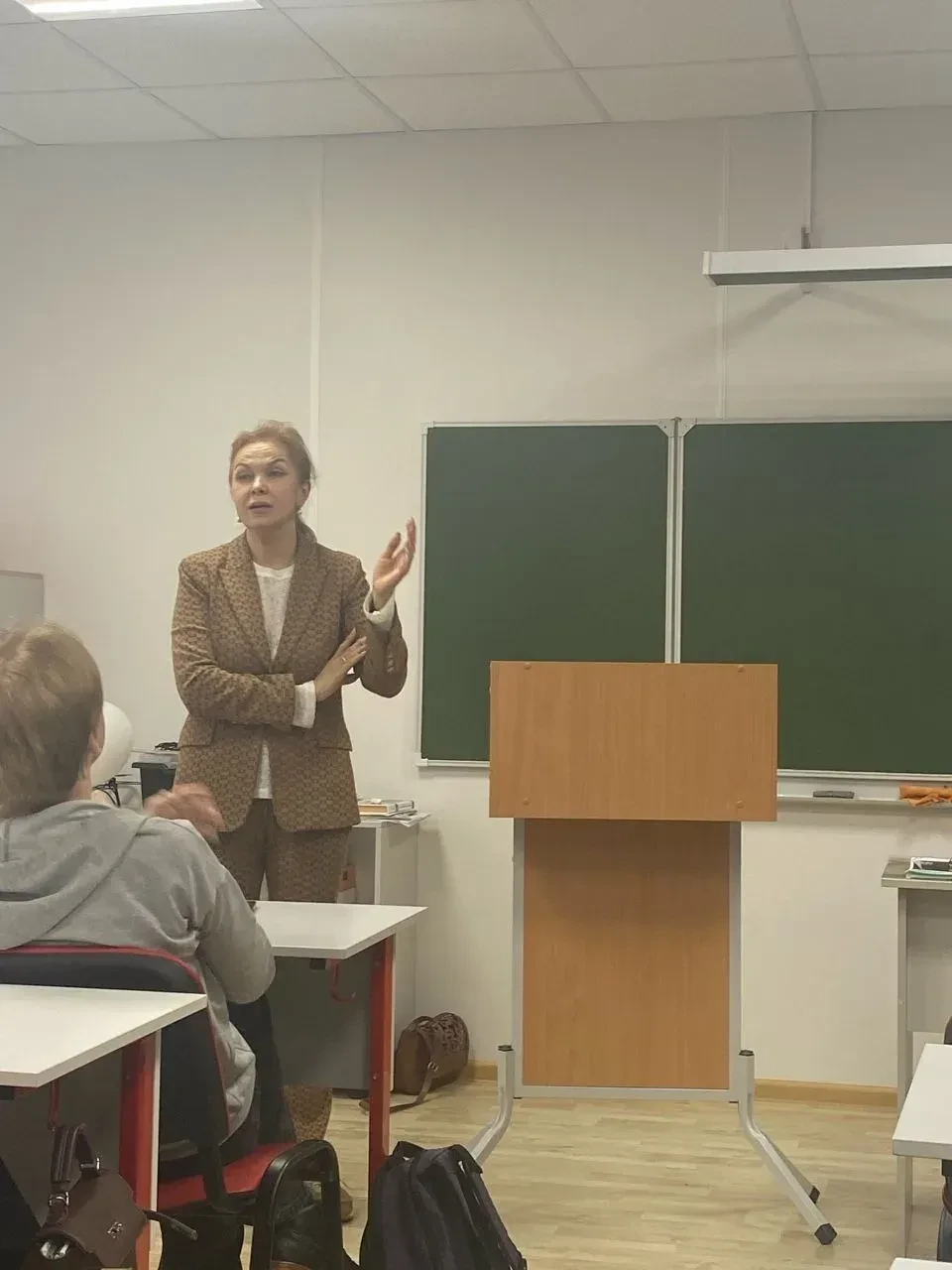 Анна Тюрнина провела уроки финансовой и цифровой грамотности для школьников и пенсионер...