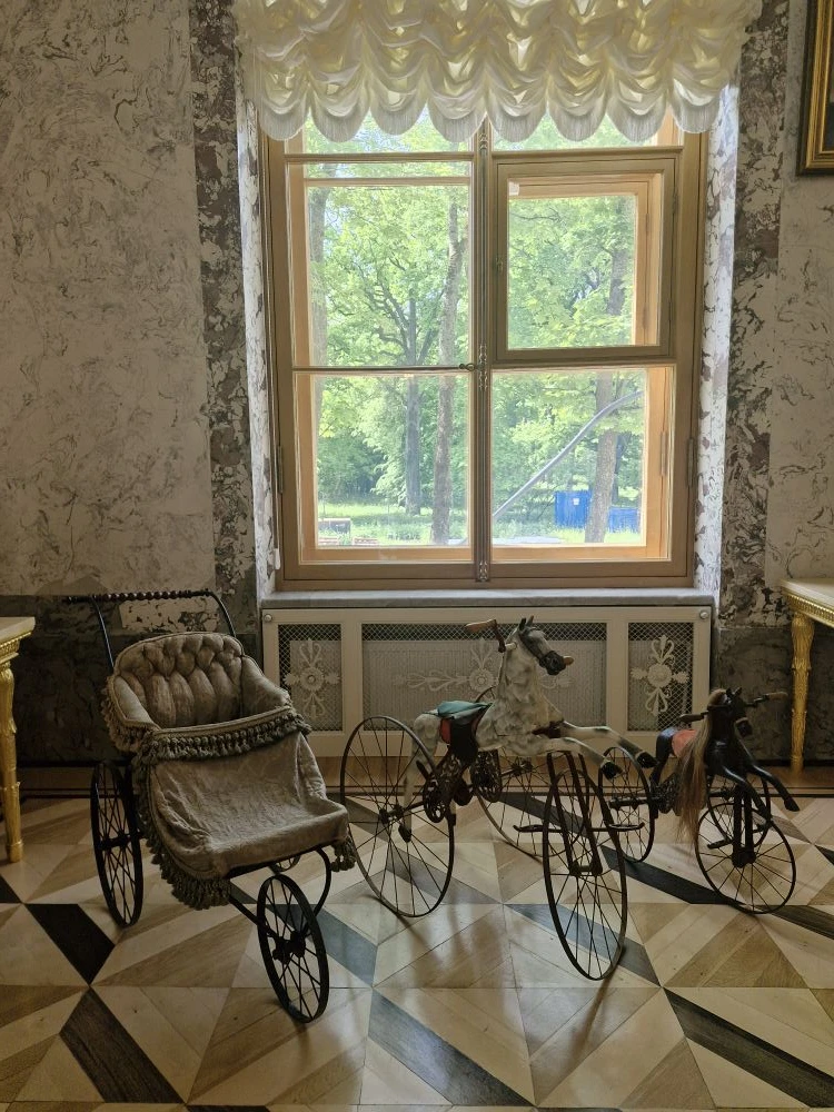 Александровский дворец-